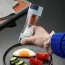 Salière et poivrier bleu en plastique à double tête 