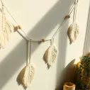 Décoration macramé pour intérieur en forme de feuilles