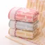 Serviette de bain super confortable et absorbante à motifs fleurs 