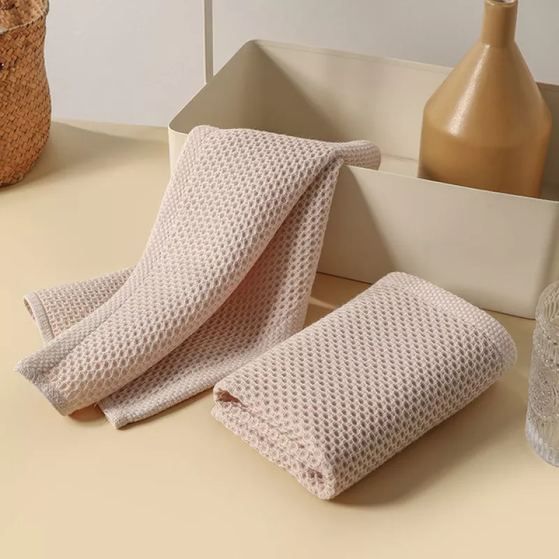 Torchon de cuisine beige 2 pièces en coton doux conçu avec un motif en nid d'abeille