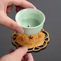 Dessous de verre en bambou en forme de fleur élégante