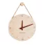 Horloge murale ronde en bois avec gravure de chiffres