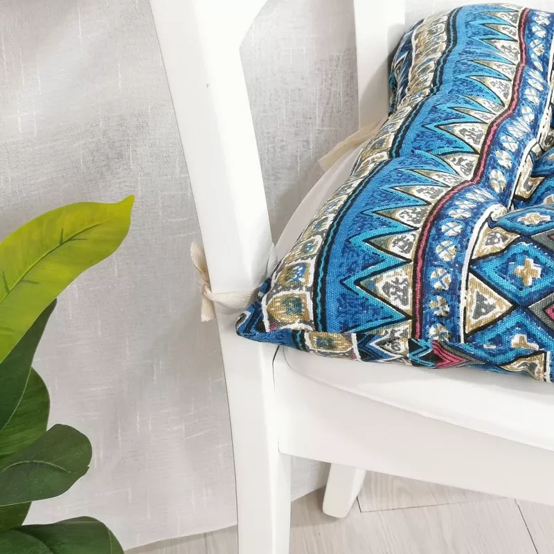 Coussin de chaise carré à design multicolore