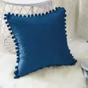 Housse de coussin en velours avec pompon