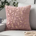 Housse de coussin peluche avec motif plumes dorées